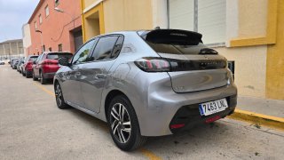 Peugeot 208 2021