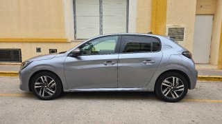 Peugeot 208 2021