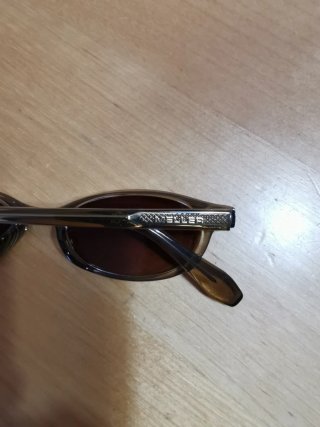 Gafas de sol ovaladas marrones