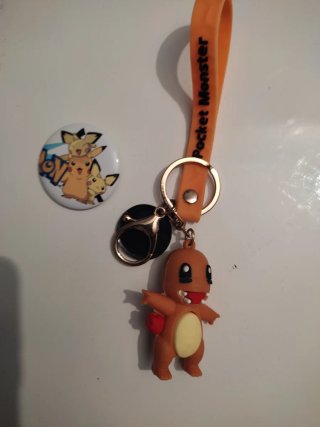 Llavero y Chapa Pokémon Charmander Pikachu