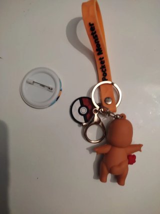 Llavero y Chapa Pokémon Charmander Pikachu