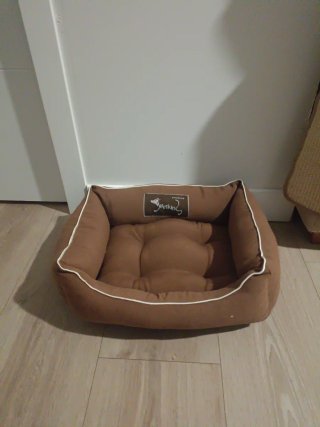 Cama para mascotas marrón