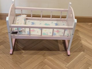 Cuna de madera para muñecas de lidl