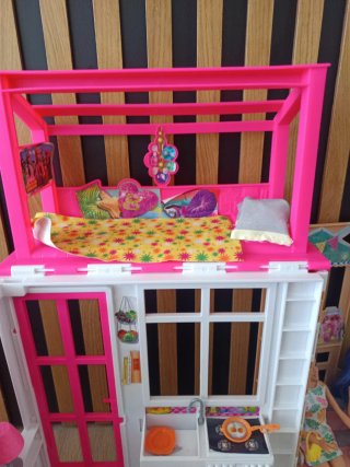 Casa Barbie con bambole e accessori