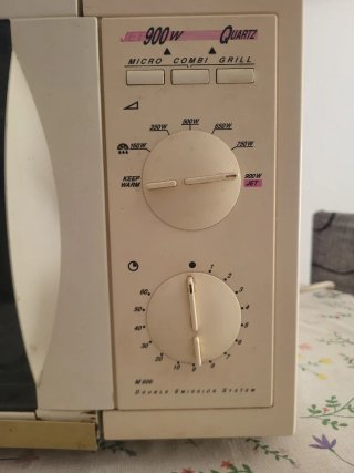 Microondas Philips 900W con Grill