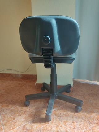 Silla de oficina gris
