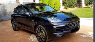 Porsche Cayenne hybrid 2016 averiado