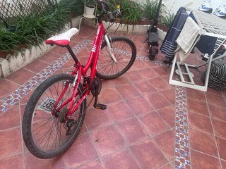 Bicicleta Deportiva Roja