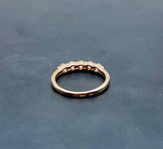 Anillo Oro 14k con piedras 1,7gr