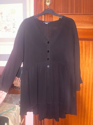 Blusa negra con botones