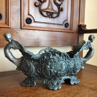 Centro de mesa antiguo estilo neoclásico