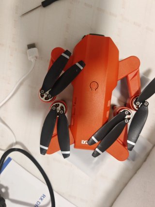 Dron Naranja y Negro