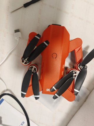 Dron Naranja y Negro