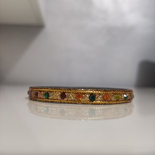 Conjunto 4 Pulseras Doradas con Piedras