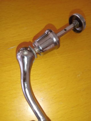 Manivela Daiwa pesca 2500-3000