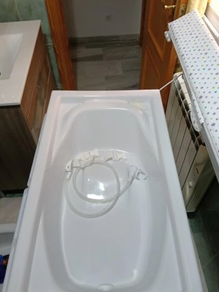Cambiador de bebé gris