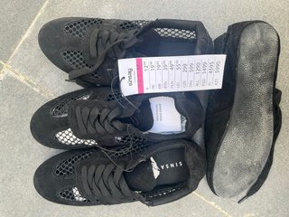 2 pares de zapatos de mujer talla 37