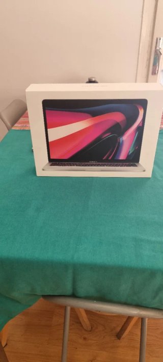 MacBook Pro 13 M1 8GB RAM 256GB SSD Plata