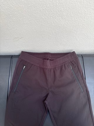 Pantalón deportivo negro reflectante