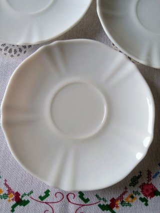 3 PLATOS HONDOS Y 10 PLATOS DE POSTRE