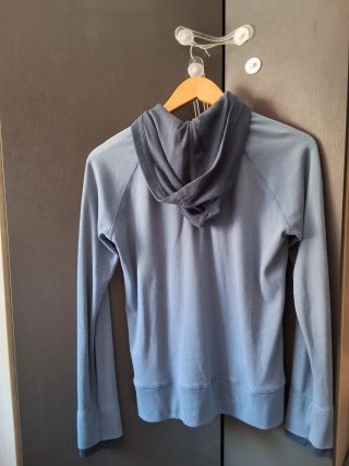Sudadera con capucha azul