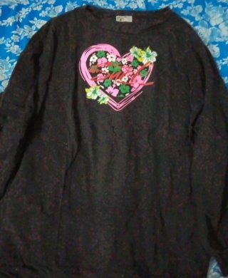 Sudadera Negra Corazón Flores Talla 3XL