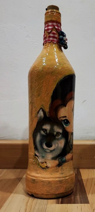 Botella decorada a mano