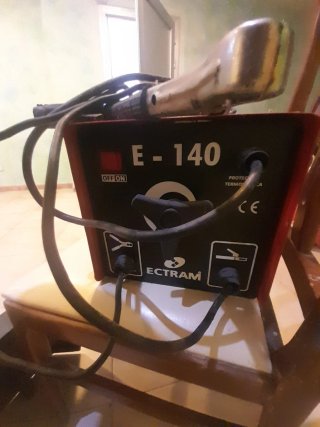Máquina de soldar y careta