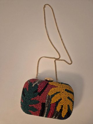 Bolso de fiesta con abalorios