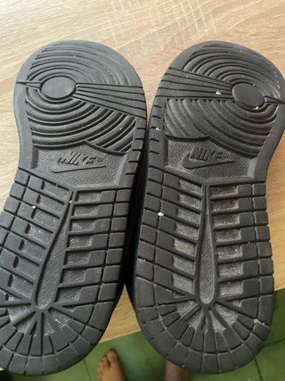 Jordan 1 Black Cat Talla 42 con caja