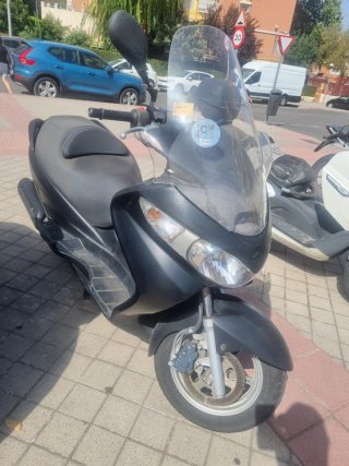 Suzuki Burgman 125 Negra