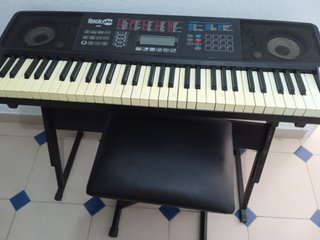 Piano RockJam con asiento