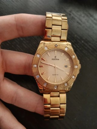 Reloj Festina Dorado de Acero Inoxidable