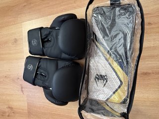 Guantes de boxeo Venum negros