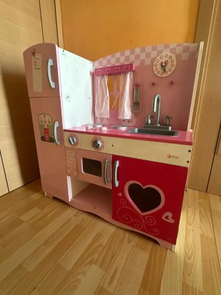 Cocinita de juguete rosa