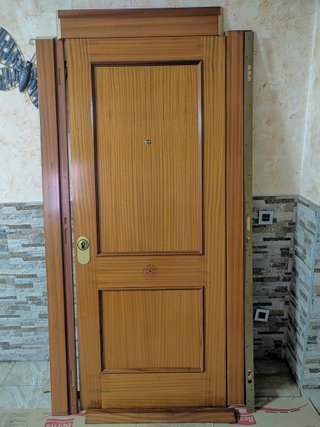 Puerta exterior madera semiblindada