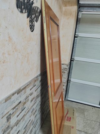 Puerta exterior madera semiblindada