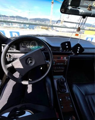 Mercedes-Benz 300D W124 1985
