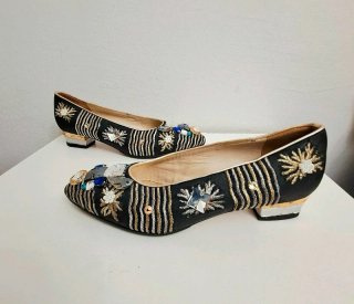 Bailarinas negras customizadas a mano con bordados