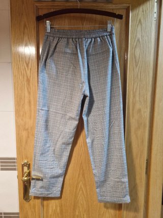 Pantalón Pull&Bear cuadros gris talla M