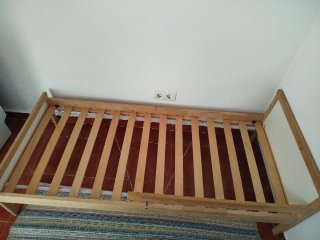 Cama infantil con colchón