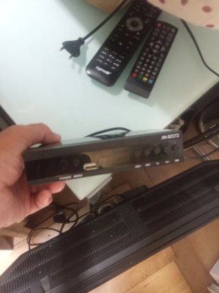Televisión 32 con TDT externo