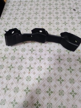Soporte parachoques trasero derecho Ford fiesta