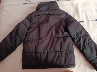 Chaqueta plumífero negra
