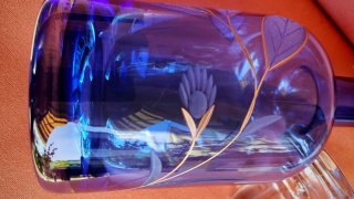 Caraffa in Vetro Blu con Dettagli Oro