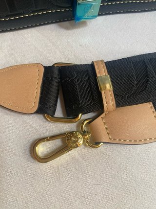 Bolso Carolina Herrera Negro con Candado
