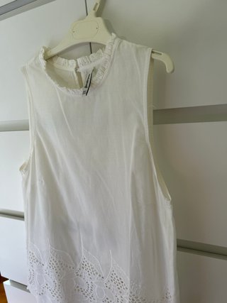 Blusa Stradivarius blanca bordada