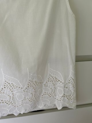 Blusa Stradivarius blanca bordada