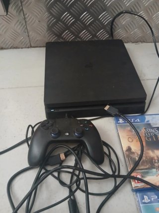 Consola PS4 Slim 1TB Negra + 4 Juegos