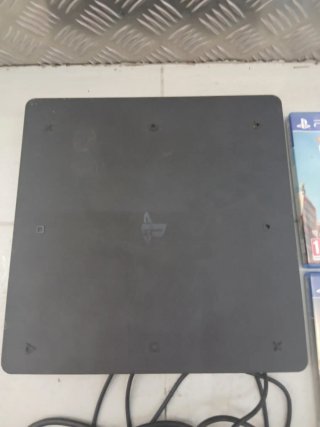 Consola PS4 Slim 1TB Negra + 4 Juegos